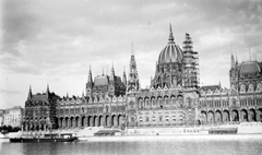 Magyarország, Budapest, Parlament., 1935, Fábián Sámuel, uszály, Steindl Imre-terv, országház, neogótika, állvány, Duna, eklektikus építészet, Fortepan #26527