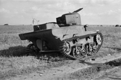 Ukrajna, kilőtt A T-37A típusú szovjet kétéltű könnyű harckocsi., 1941, Horváth József, járműroncs, harckocsi, T-37A tank, keleti front, Fortepan #265286