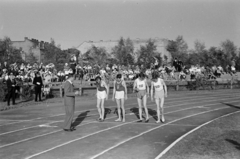 Magyarország, Budapest VIII., Sport utca, BSZKRT (később Előre, majd BKV Előre) pálya. Magyar-svéd atlétikai viadal., 1942, Horváth József, futóverseny, atlétika, futás, Budapest, Fortepan #265563