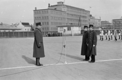 Magyarország, Budapest XI., Kocsis (Bánát) utca, a Gamma Művek sportpályája (később Mérnök utcai sporttelep). A leventék első országos labdarúgó-bajnokságának megnyitója. Balra Béldy Alajos altábornagy., 1943, Horváth József, futballcsapat, futballpálya, Budapest, Fortepan #265567