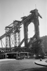 Magyarország, Budapest V., Március 15. tér, a lerombolt Erzsébet híd megmaradt kapuzatának bontása., 1960, Horváth József, Budapest, hídroncs, Fortepan #265705