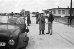 Magyarország, Hegyeshalom, határátkelő., 1957, Horváth József, Skoda 1101 VO/P Colonial, fényképezőgép, sorompó, Fortepan #265736