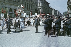 Magyarország, Szeged, Híd (Kállai Ödön) utca, május 1-i felvonulás., 1953, Horváth József, katonazenekar, babakocsi, színes, május 1, felvonulás, Fortepan #265747