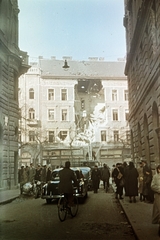 Magyarország, Budapest IX., Tűzoltó utca, szemben a Ferenc körút 38. számú épület látható., 1956, Horváth József, Budapest, forradalom, színes, kerékpár, Fortepan #265780