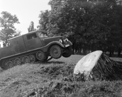 Magyarország, Bag, tűzérségi vontató a település környékén., 1939, Horváth József, 37M Hansa Lloyd, farönk, Fortepan #265928