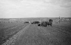 Magyarország, Bag, katonai járművek a 3. számú főút közelében. Távolban Aszód látható., 1939, Horváth József, Krupp Protze, Fortepan #265933