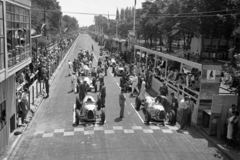 Hungary, People's Park, Budapest X., a felvétel az első ízben megrendezésre kerülő Magyar Automobil Grand Prix alkalmával készült. A rajtrácson az Auto Union versenyautói, első helyről 16-os számmal Breuid Rosemeyer, a második pozicióból12-es számmal Hans Stuck rajtol., 1936, Horváth József, Best of, car race, Mercedes-brand, grandstand, automobile, Auto-Union-brand, Julius Meinl-brand, starting number, Budapest, Fortepan #266040