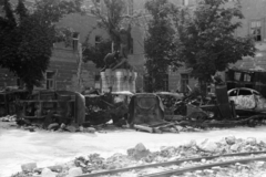 Hungary, Budapest I., Kapisztrán tér, háttérben a Hadtörténeti Múzeum épülete, előtte Kapisztrán Szent János szobra (Damkó József, 1922.)., 1947, Vízkelety László, sculpture, wreck, Budapest, Fortepan #266133