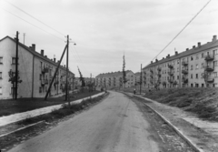 Magyarország, Komló, Kökönyös városrész, Jó szerencsét (Sallai Imre) utca a Pécsi út felé nézve., 1954, UVATERV, lakótelep, utcakép, szocreál, Fortepan #2665