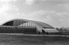 Magyarország, Hajdúszoboszló, Mátyás király sétány 10. (Lenin utca), a SZOT Béke Gyógyüdülő medence csarnoka., 1967, Ábrahám Katalin és László, Fortepan #266587