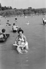 1959, Ábrahám Katalin és László, portrait, bathing suit, Fortepan #266644