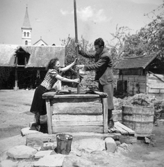 Magyarország, Nógrád, háttérben a község evangélikus temploma., 1939, Fortepan, gémeskút, Fortepan #26674