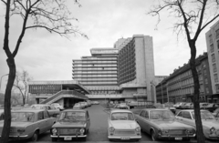 Hungary, Budapest V., a Hotel Duna Intercontinental a Petőfi tér felől nézve, jobbra az Apáczai Csere János utca., 1977, Vimola Károly, number plate, hotel, Budapest, Fortepan #266796