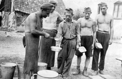 1943, Fortepan, meal, dixie, military, second World War, bucket, half-naked, Fortepan #26680