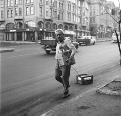 Törökország, Isztambul, Ordu Caddesi, balra a Fethibey Caddesi torkolata., 1984, Vimola Károly, rekesz, tejesüveg, Fortepan #266808