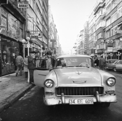 Törökország, Isztambul, İnkılap Caddesi., 1984, Vimola Károly, Chevrolet Bel Air, Fortepan #266812