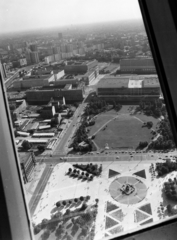 Germany, Berlin, Kelet-Berlin, kilátás a TV toronyból, előtérben a Neptunbrunnen, közepén a Marx-Engels-Forum, mellette a Palast der Republik., 1980, Vimola Károly, East-Berlin, plan view, GDR, Fortepan #266827