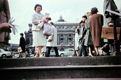 France, Paris, Place de l'Opéra, a felvétel a metró lejárójánál készült, a háttérben szemben az Opera (Opera Garnier)., 1961, Ladinek Viktor, Fortepan #267204