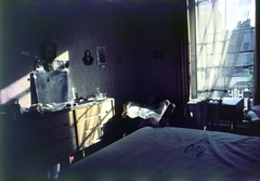 1961, Ladinek Viktor, glasses, shadow, bed, interior, Fortepan #267220