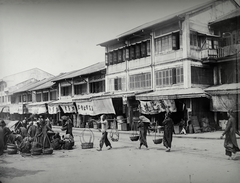 Vietnám, Ho Si Minh-város, (Saigon), Cho Lon negyed (Kínai negyed), Nguyen Thi utca (đường Nguyễn Thi), piac., 1902, Ladinek Viktor, piac, kínai írás, Fortepan #267303