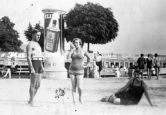 Magyarország, Budapest III., Csillaghegyi strandfürdő., 1933, Fortepan, reklám, plakát, hirdetőoszlop, Kis Újság, Elida, Budapest, Best of, hárman, Fortepan #26735