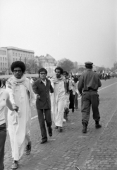 Hungary, Budapest XIV., Ötvenhatosok tere (Felvonulási tér), május 1-i felvonulás. Hazánkban tanuló külföldi diákok., 1978, Szentkuthy Ibolya, Budapest, Fortepan #267427