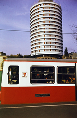 Magyarország, Budapest XII.,Budapest II., Fogaskerekű, Városmajor végállomás. Háttérben a Budapest körszálló., 1981, Lorkó Fanni, fogaskerekű vasút, színes, Budapest, Fortepan #267589