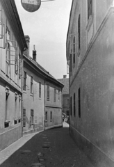 Magyarország, Székesfehérvár, Goldziher Ignác köz., 1960, Kovács Annamária, sikátor, Fortepan #267644