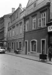 Magyarország, Győr, Kazinczy utca, balra a Sarló köz mellett a 14-es és a12-es számú sarokház látható., 1960, Kovács Annamária, lakóház, Fortepan #267655