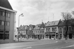 Magyarország, Kőszeg, a Kossuth Lajos utca torkolata a Fő (Köztársaság) térnél. Balra a Hotel Írottkő., 1984, Kovács Annamária, Fortepan #267676