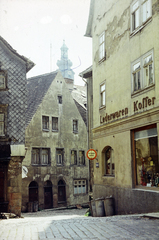 Germany, Weimar, a felvétel a Kaufstrasse és a Bornberg találkozásánál készült., 1975, Barna Ádám, street view, cobblestones, Show window, sign-board, dustbin, GDR, Fortepan #267729