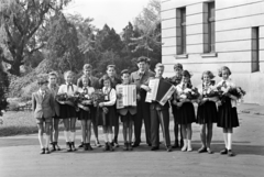 1958, Bolvári László, bouquet, pioneer, accordion, Fortepan #267784