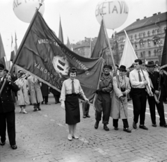 1958, Bolvári László, flag, crest, march, carrying, baloon, Fortepan #267843