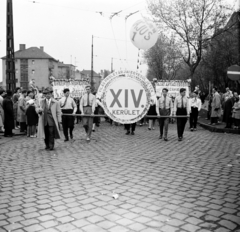 1958, Bolvári László, decoration, slogan, march, carrying, baloon, Fortepan #267846