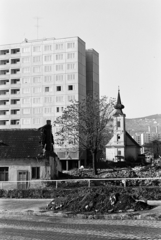 Hungary, Óbuda, Budapest III., Tanuló utca, a Kiskorona (Magyar Lajos) utca melleti panelháztól jobbra a Kálvin köz 4. szám alatti Óbudai református templom., 1977, Dorics István, Budapest, Fortepan #267921