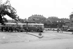 Hungary, Vác, Szent István tér, MÁVAUT autóbusz-pályaudvar., 1961, Gárdos Katalin, Fortepan #268052