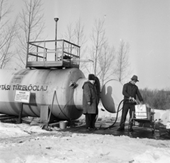 Magyarország, Piliscsaba, az ÁFOR háztartási tűzelőolaj árusító telepe., 1971, Gárdos Katalin, Fortepan #268081