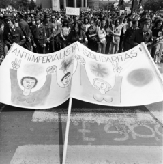 Hungary, Vác, Schuszter Konstantin (Konstantin) tér, a felvétel a fasizmus feletti győzelem 30. évfordulójának tiszteletére rendezett nagygyűlésen készült, 1975. május 11-én., 1975, Gárdos Katalin, Fortepan #268288