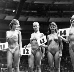 Magyarország, Budapest XIV., Budapest Sportcsarnok, szépségverseny résztvevői., 1986, Glósz András, bikini, szépségverseny, fürdőruha, rajtszám, Budapest, Fortepan #268553