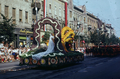 Hungary, Debrecen, Piac utca (Vörös Hadsereg útja), Virágkarnevál., 1974, Hajdu Richárd, flower parade, ad truck, Fortepan #268602