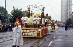 Hungary, Debrecen, Petőfi tér, Virágkarnevál., 1975, Hajdu Richárd, Best of, flower parade, ad truck, Fortepan #268619