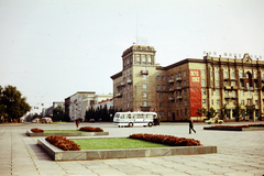 Ukrajna, Zaporizzsja, Zaporizska (Lenina) tér, szemben a Szobornyij (Lenina) sugárút., 1982, Irházi Sándor, Fortepan #268639