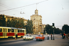 Ukrajna, Zaporizzsja, a Szobornyij (Lenina) sugárút az Olekszandra Poljaka térnél., 1982, Irházi Sándor, Fortepan #268643