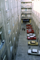 Hungary, Budapest VII., Dohány utca 57., a Fővárosi Kéményseprő Vállalat VII. kerületi kirendeltségének kéményseprői a munkavégzés helyszínére tartanak., 1983, Kanyó Béla, Budapest, Fortepan #269129