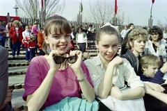 Magyarország, Városliget, Budapest XIV., ifjúsági nagygyűlés 1986. április 4-én. Élj és emlékezz nemzetem! címmel előadott zenés történelmi játék nézőközönsége a Petőfi Csarnok szabadtéri színpada előtt., 1986, Kanyó Béla, Budapest, Fortepan #269157