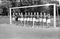 Magyarország, Kőszeg, városi sportpálya, MÁV Nevelőintézet nevelőinek és dolgozóinak labdarúgó csapata., 1958, Baráth Endre, kakukktojás, futballcsapat, Fortepan #26918