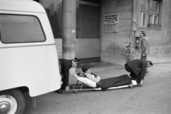 1983, Kanyó Béla, ambulance, letter box, ambulance nurse, barrow, Fortepan #269232