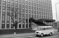 Hungary, Budapest XIII., Róbert Károly körút 77., Országos Mentőszolgálat Főigazgatóság., 1983, Kanyó Béla, ambulance, Budapest, Fortepan #269233