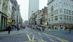 Egyesült Királyság, London, Oxford Street New Oxford Street felé vezető szakasza, jobbra a Soho Street., 1986, Kanyó Béla, Fortepan #269268