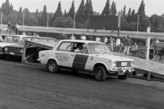 Hungary, Budapest VIII., Kerepesi úti Ügetőpálya, autós-kaszkadőr bemutató. A Tigris Autós Kaszkadőr csapat tagja, Maruzsi László Ladája a világcsúcs kísérlet, tíz autó feletti átugratás előtt., 1983, Kanyó Béla, number plate, Lada-brand, stuntman, Budapest, Fortepan #269315